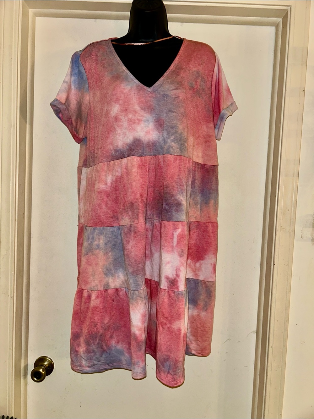 crown & ivy Pink and Blue Tie-Dye V-Neck Tiered Mini Dress